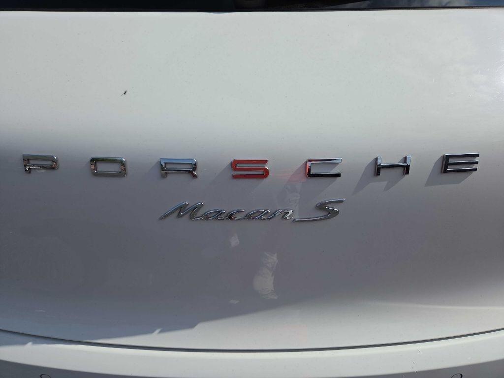 Porsche Macan  2016