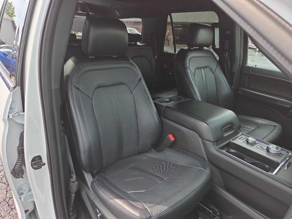 Ford Expedition photo 11