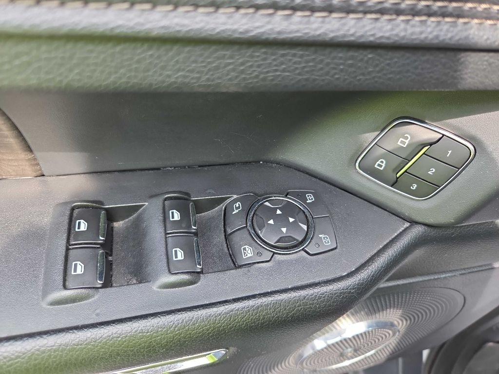 Ford Expedition photo 15