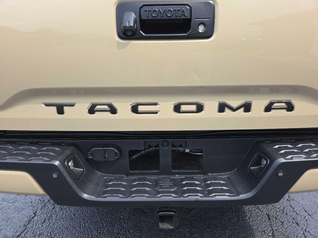 Toyota Tacoma  2017