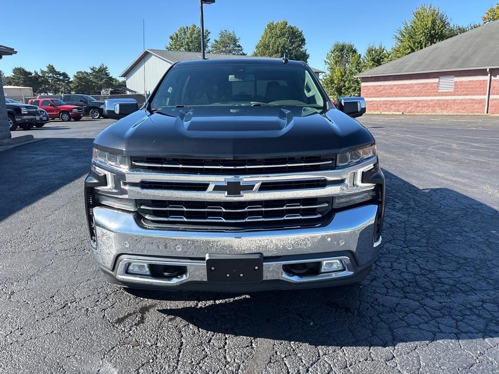 Chevrolet Silverado LTD photo 3