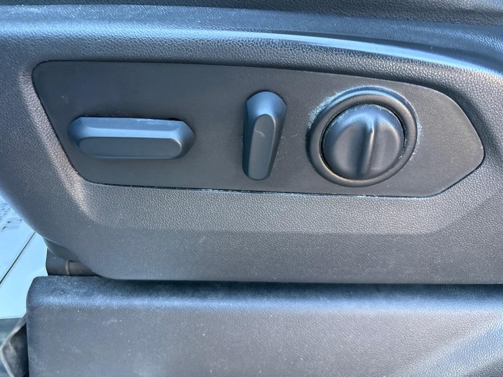 Chevrolet Silverado LTD photo 11