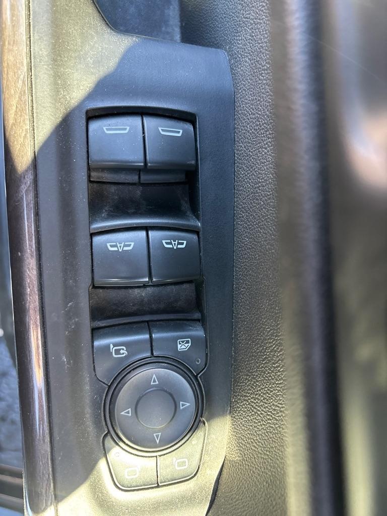 Chevrolet Silverado LTD photo 12