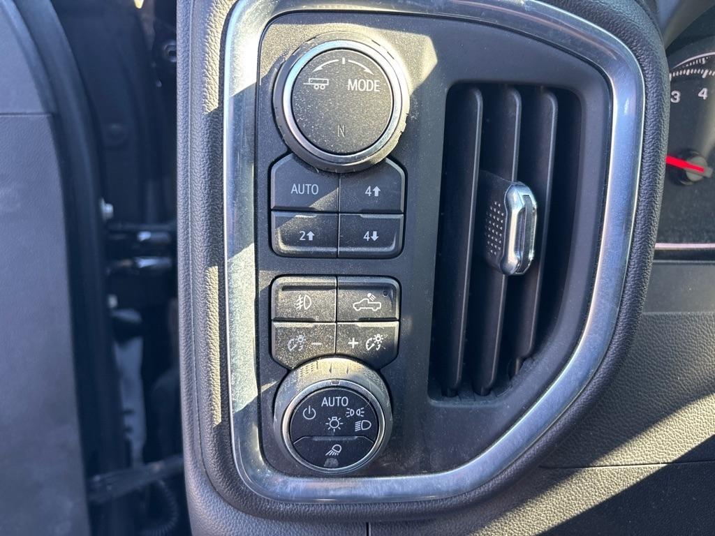 Chevrolet Silverado LTD photo 14