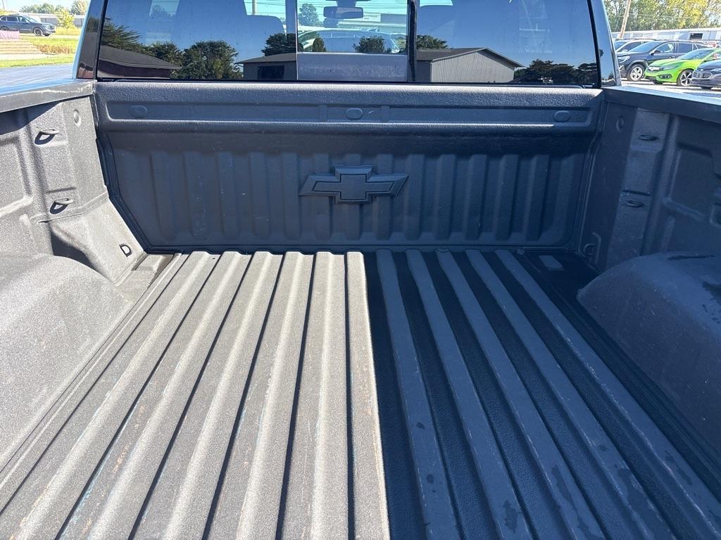 Chevrolet Silverado LTD photo 29