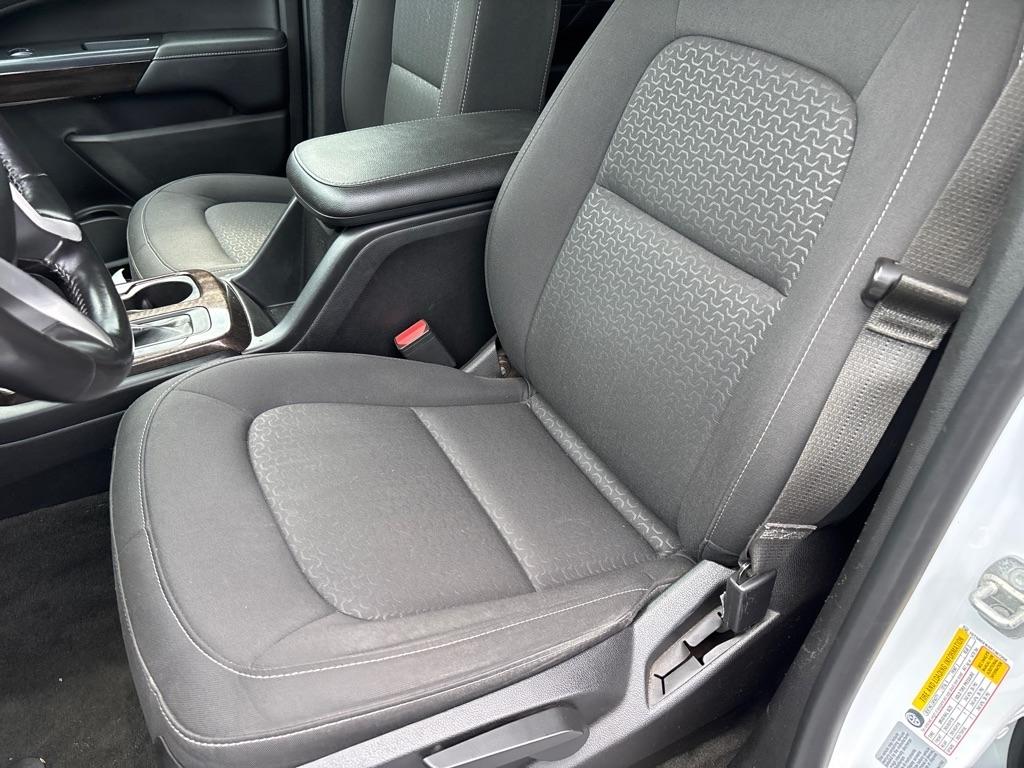 GMC Canyon photo 8