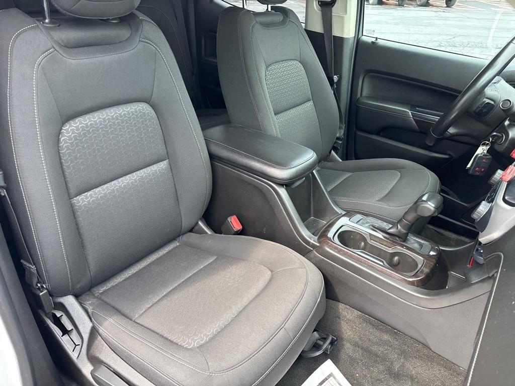 GMC Canyon photo 10