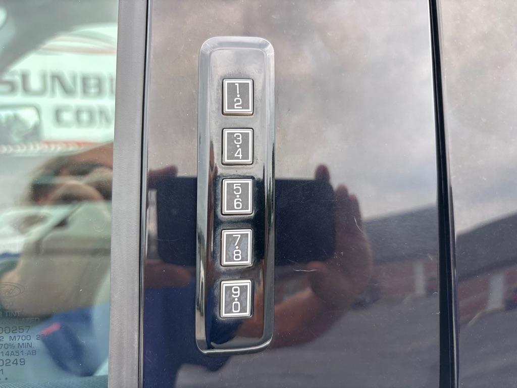 Ford F-150 photo 32