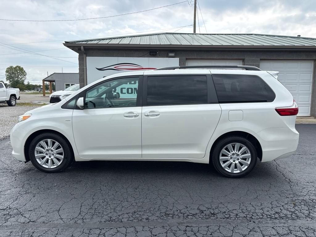 2017 Toyota Sienna XLE