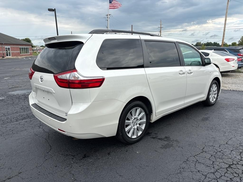 Toyota Sienna  2017