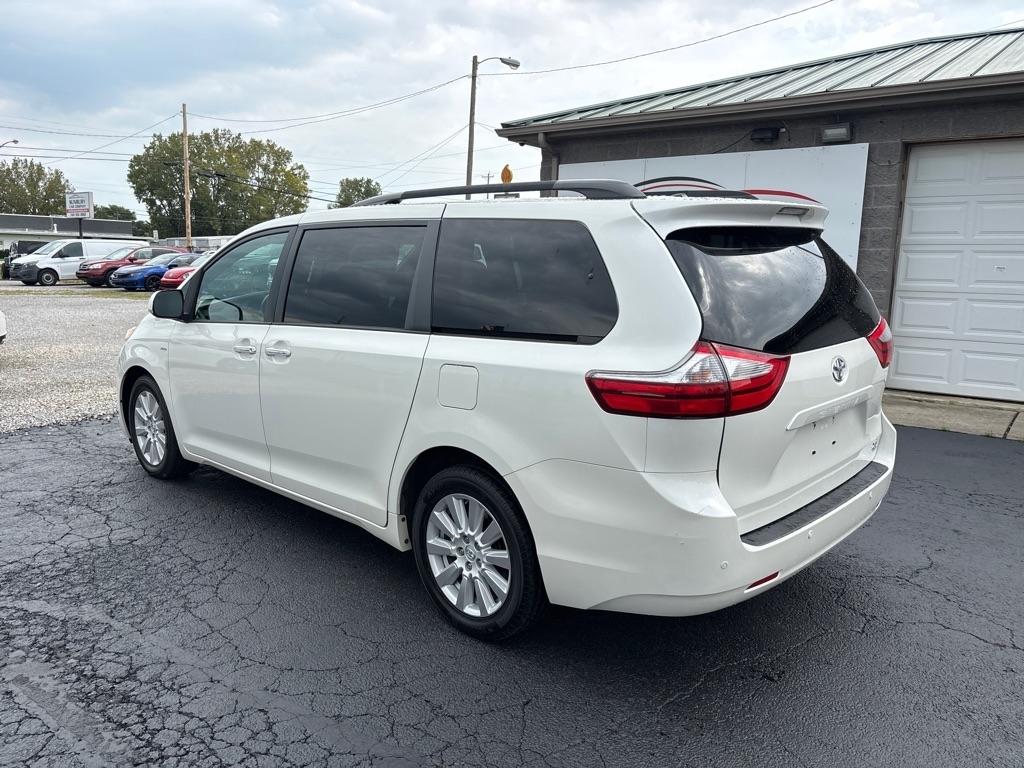 Toyota Sienna  2017