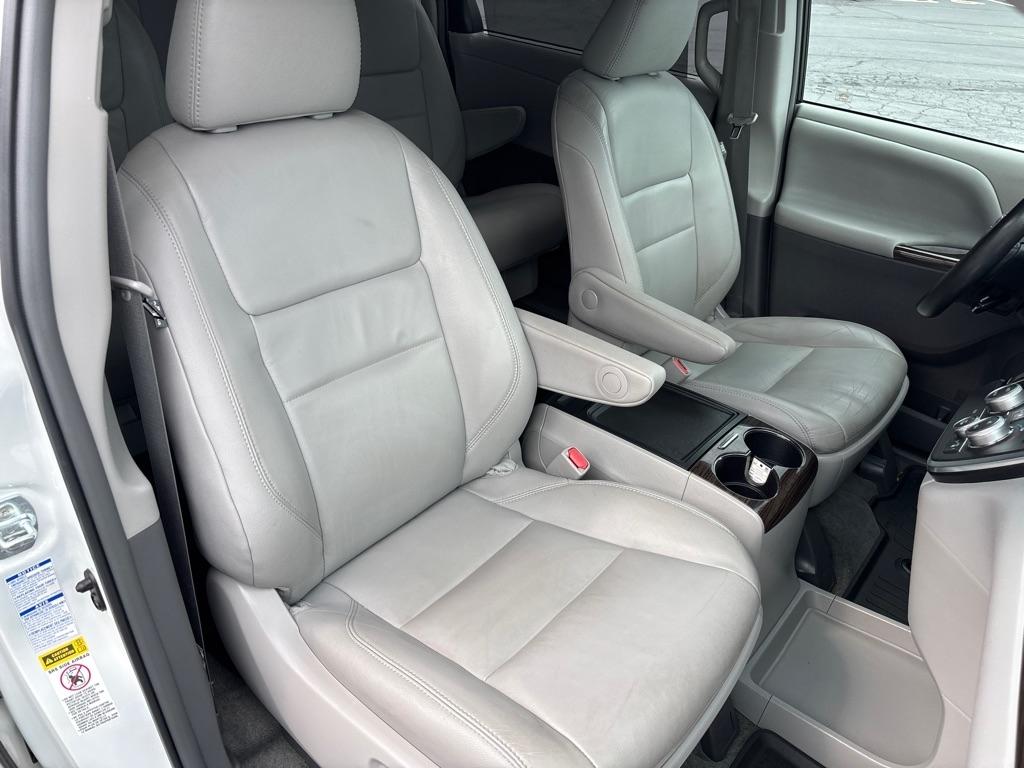 Toyota Sienna  2017
