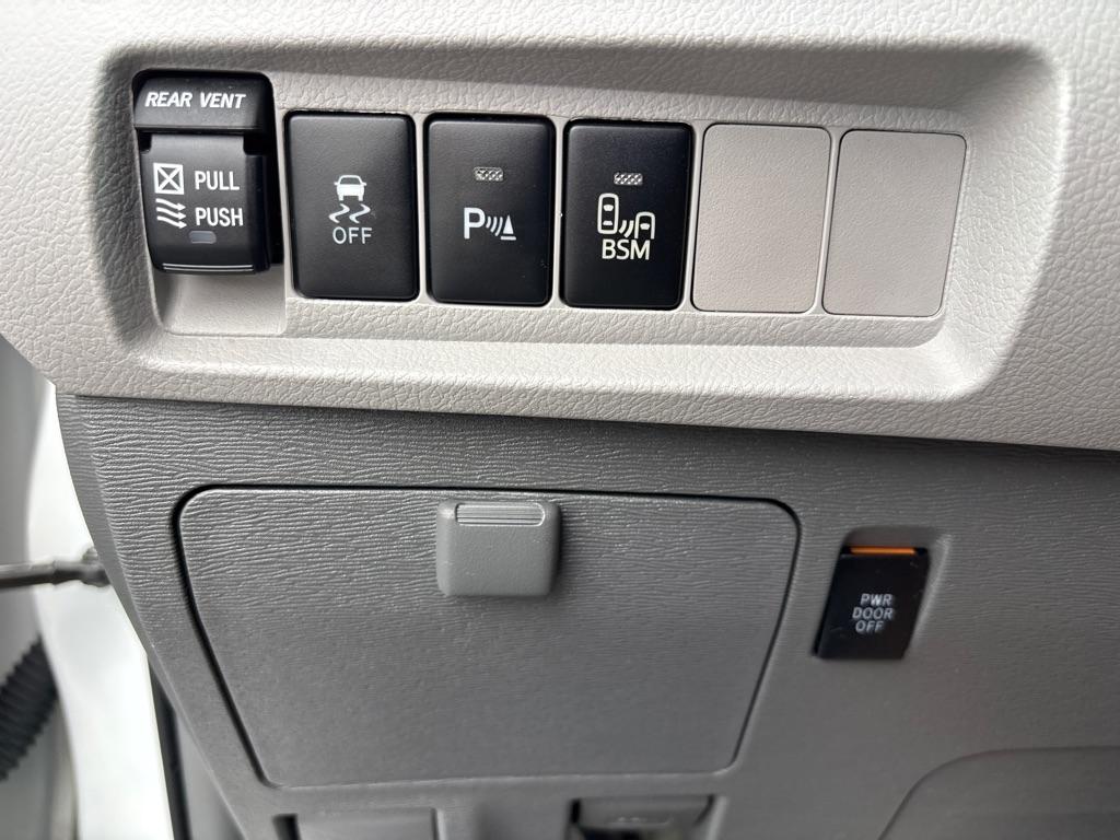 Toyota Sienna  2017