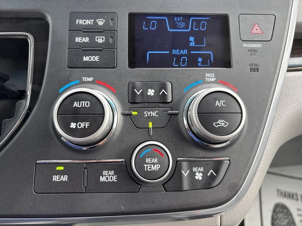 Toyota Sienna  2017
