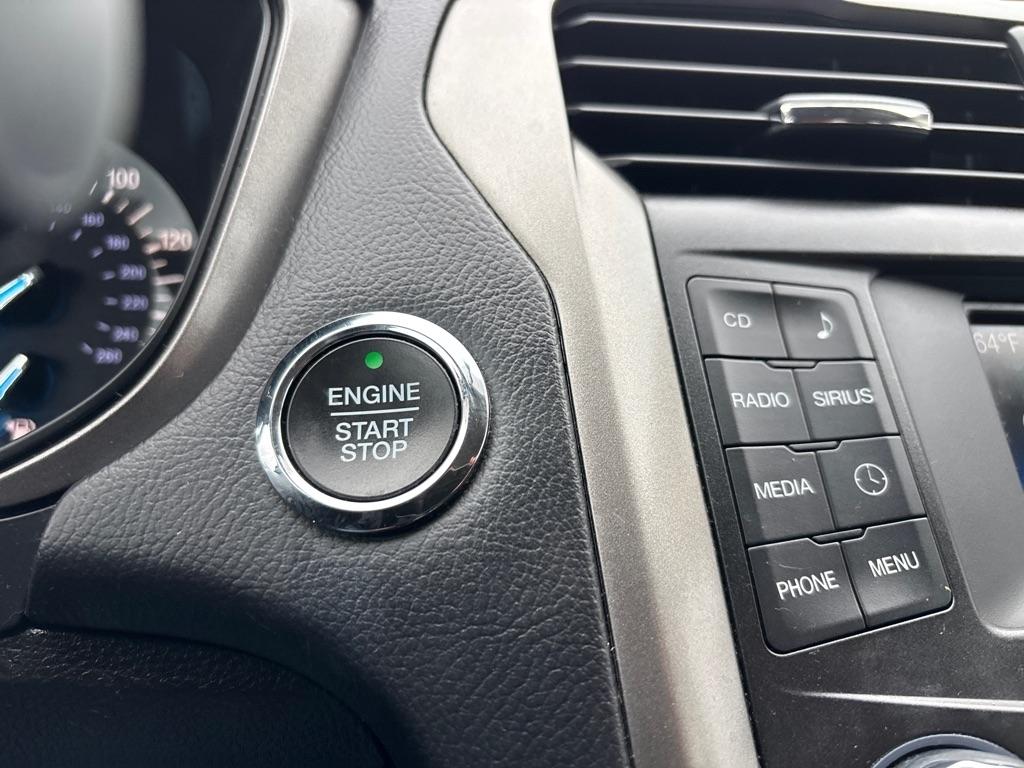 Ford Fusion photo 17