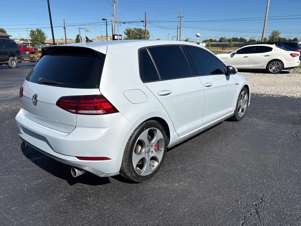 Volkswagen Golf GTI photo 5