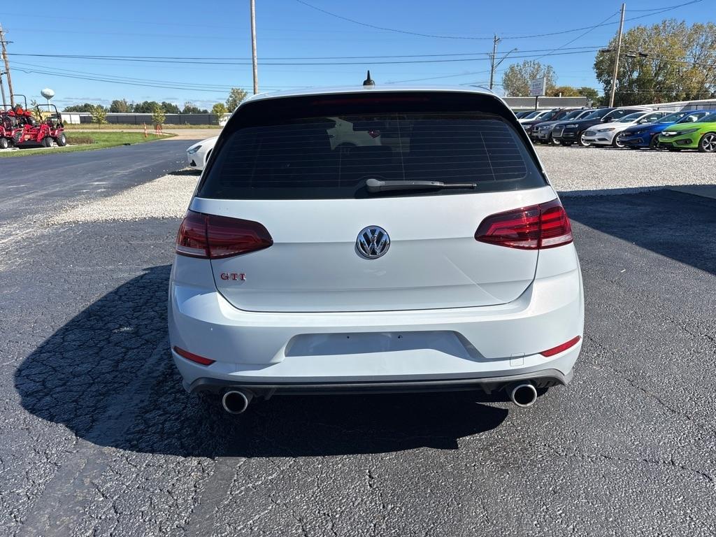 Volkswagen Golf GTI photo 6