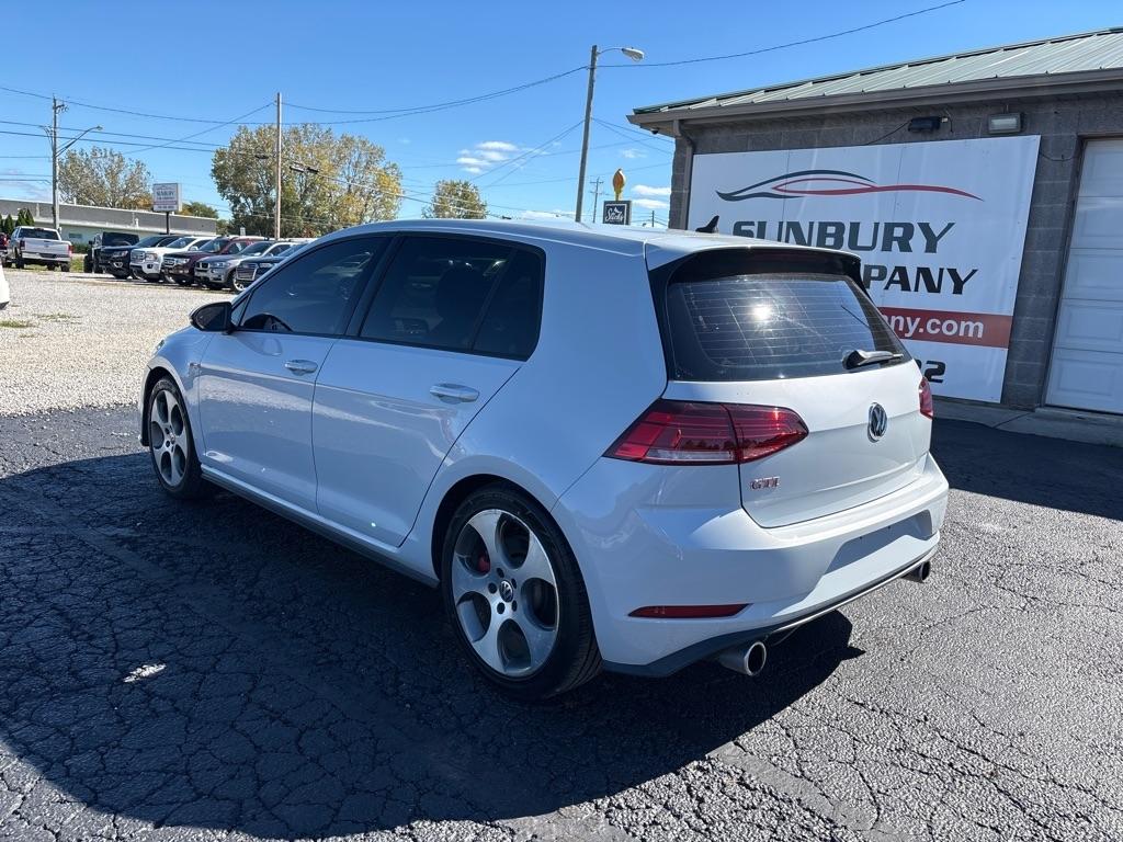 Volkswagen Golf GTI photo 7
