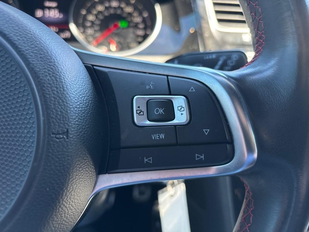 Volkswagen Golf GTI photo 19
