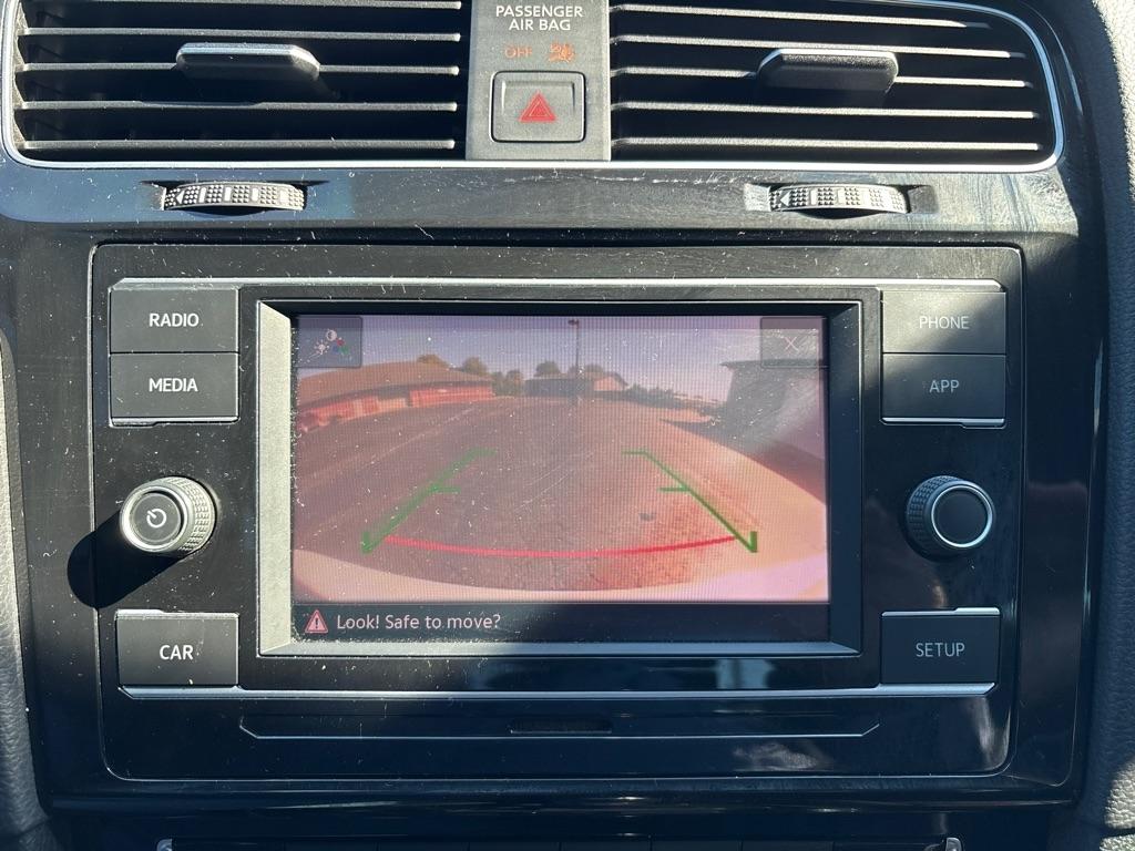 Volkswagen Golf GTI photo 21