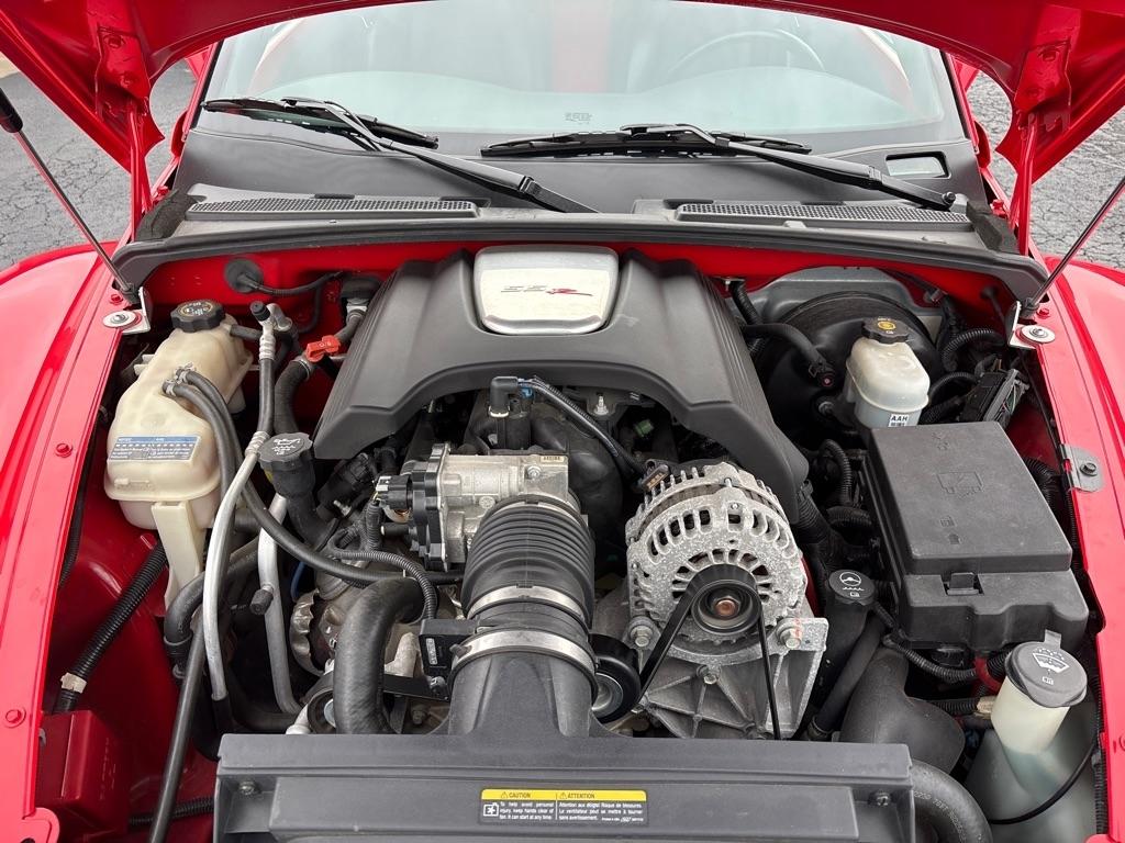 2004 Chevrolet SSR LS - Photo 21