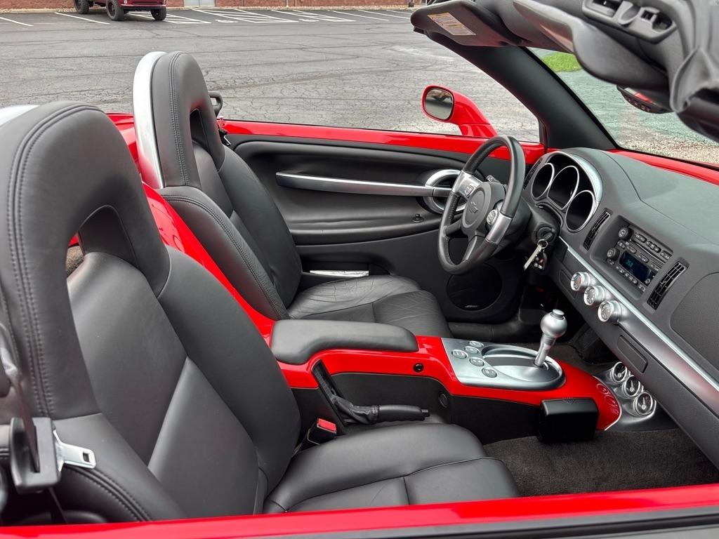 2004 Chevrolet SSR LS - Photo 31