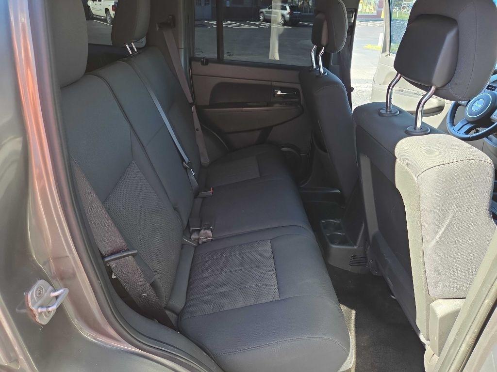Jeep Liberty  2012