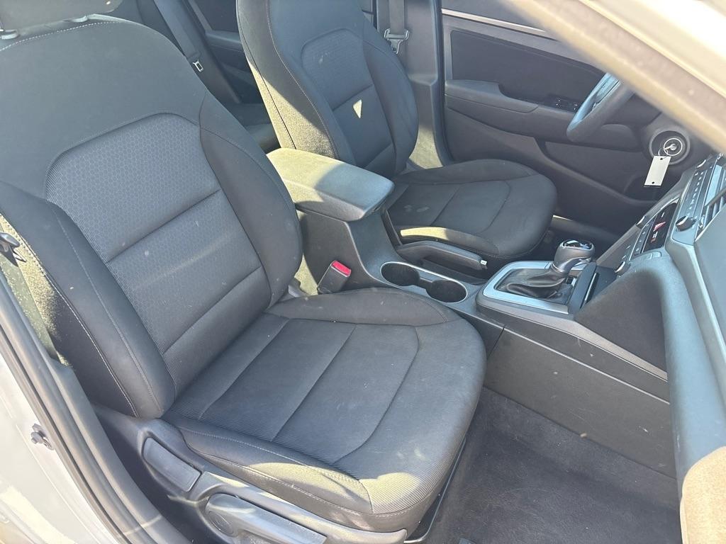 Hyundai Elantra  2018