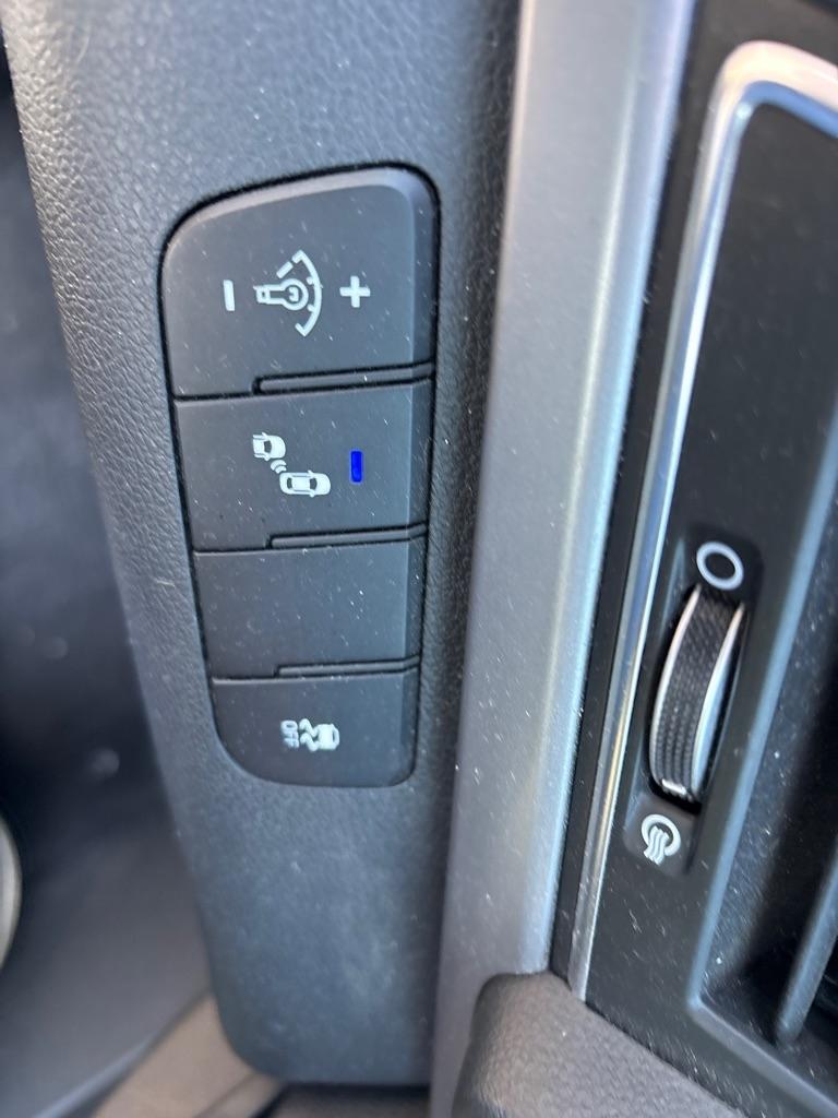 Hyundai Elantra  2018