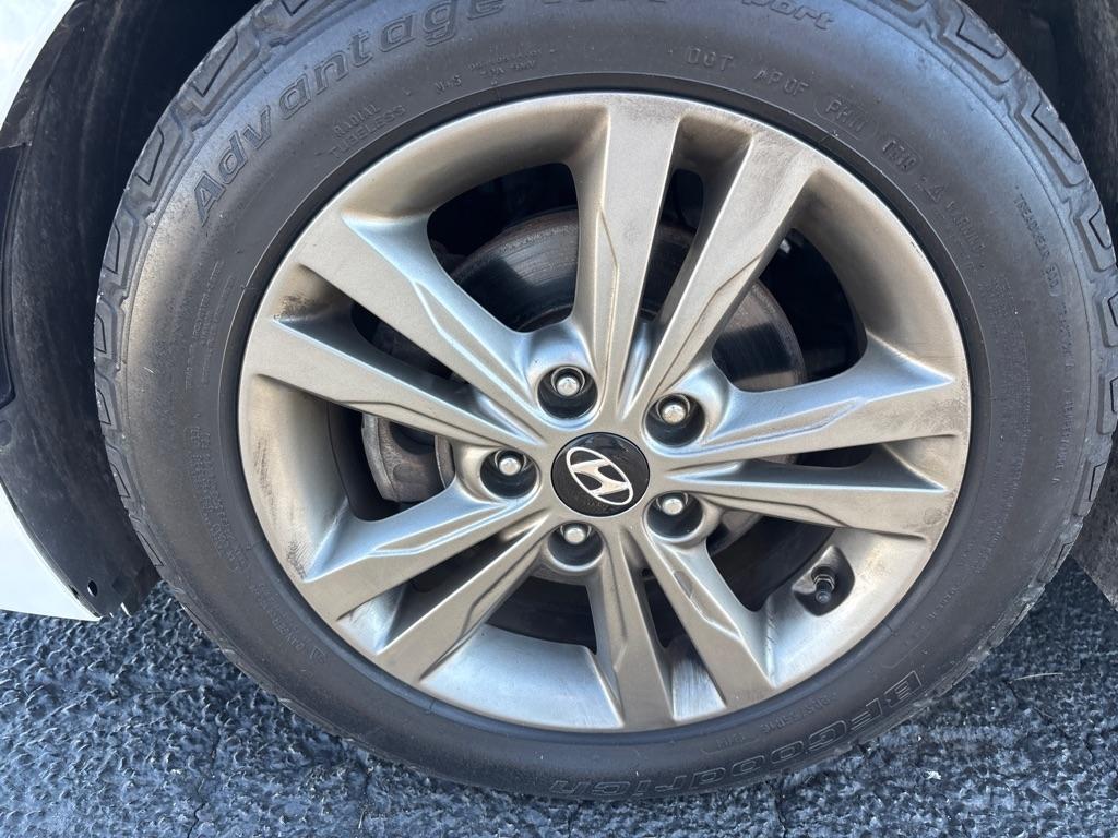 Hyundai Elantra  2018