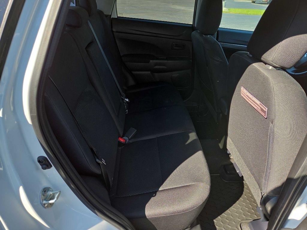 Mitsubishi Outlander Sport  2015