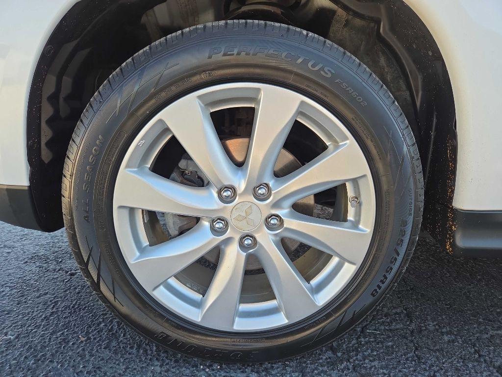 Mitsubishi Outlander Sport  2015