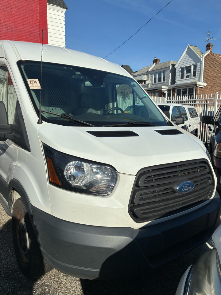 Ford Transit 250 Van Med. Roof w/Sliding Pass. 148-in. WB 2017