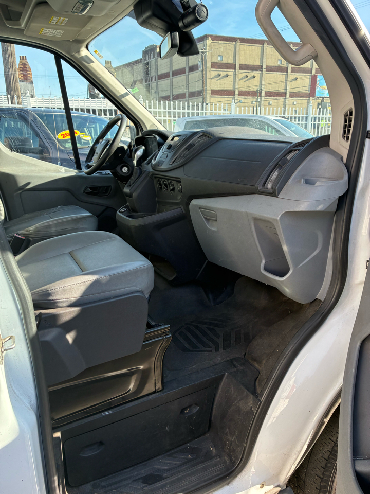 Ford Transit 250 Van Med. Roof w/Sliding Pass. 148-in. WB 2017