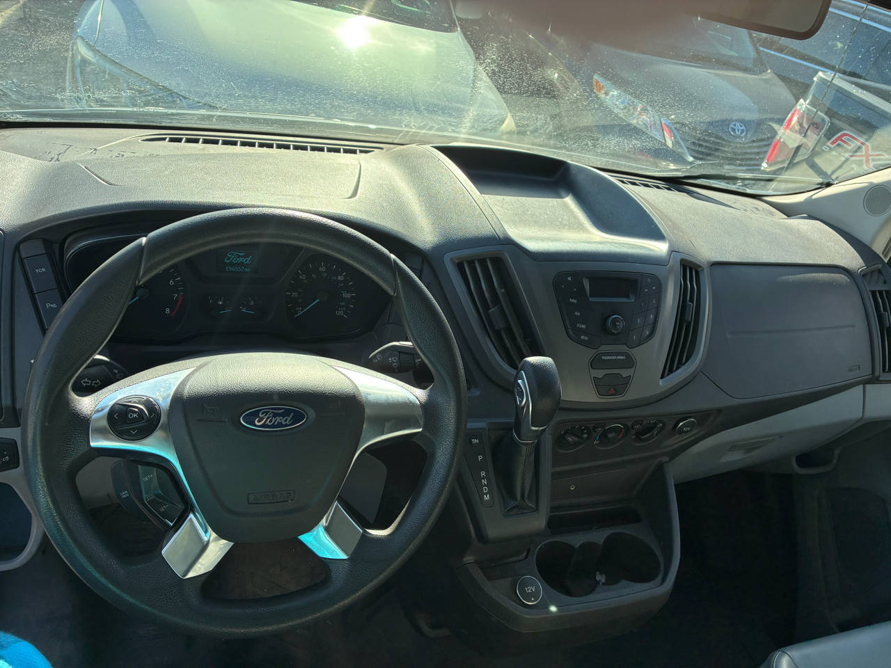 Ford Transit 250 Van Med. Roof w/Sliding Pass. 148-in. WB 2017