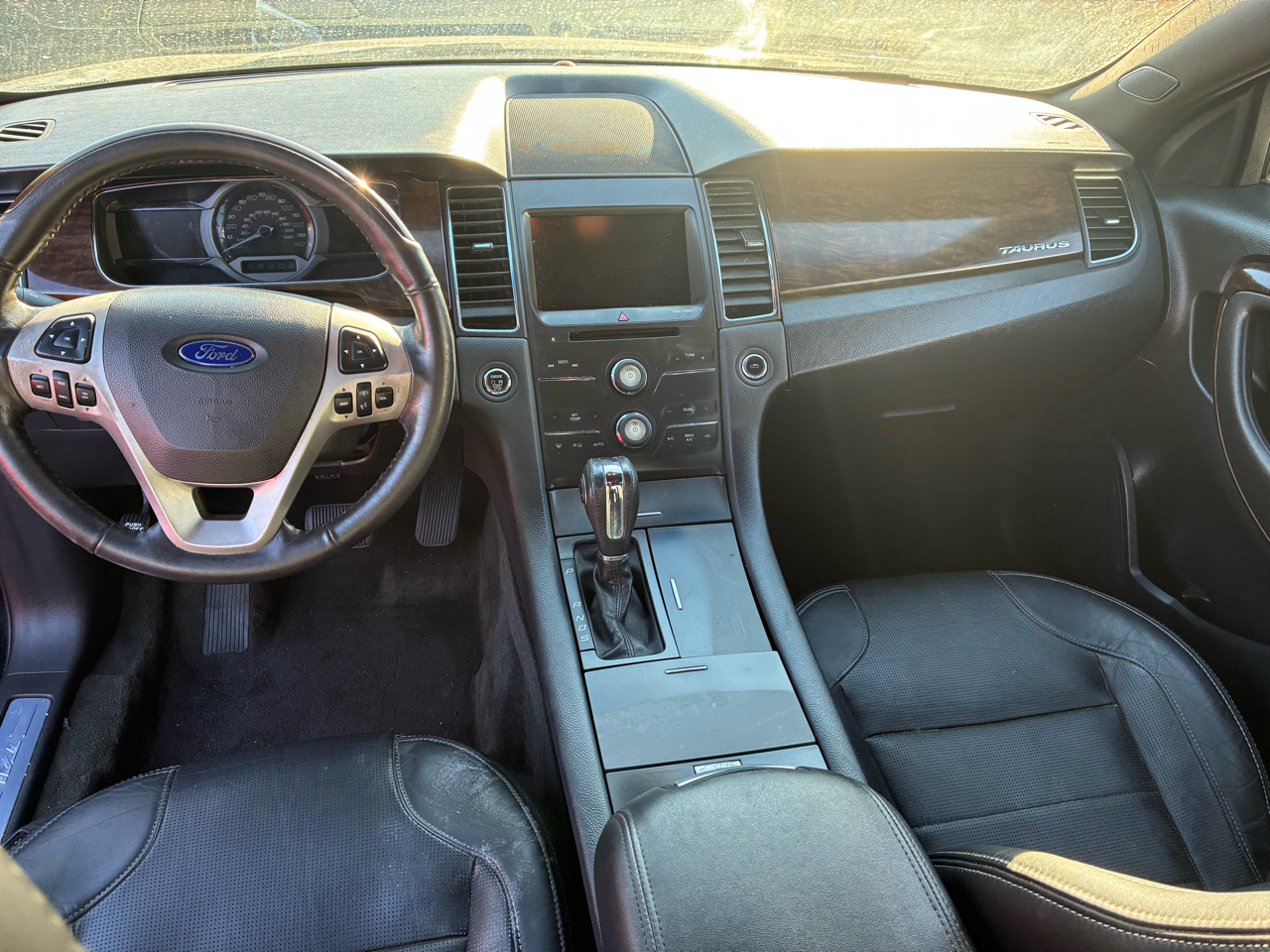 Ford Taurus Limited FWD 2015