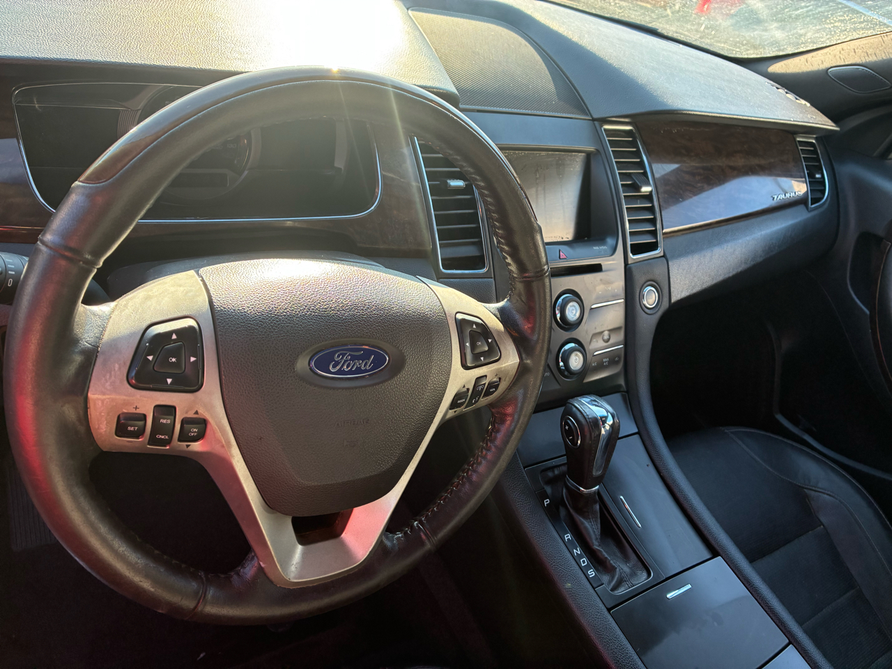 Ford Taurus Limited FWD 2015