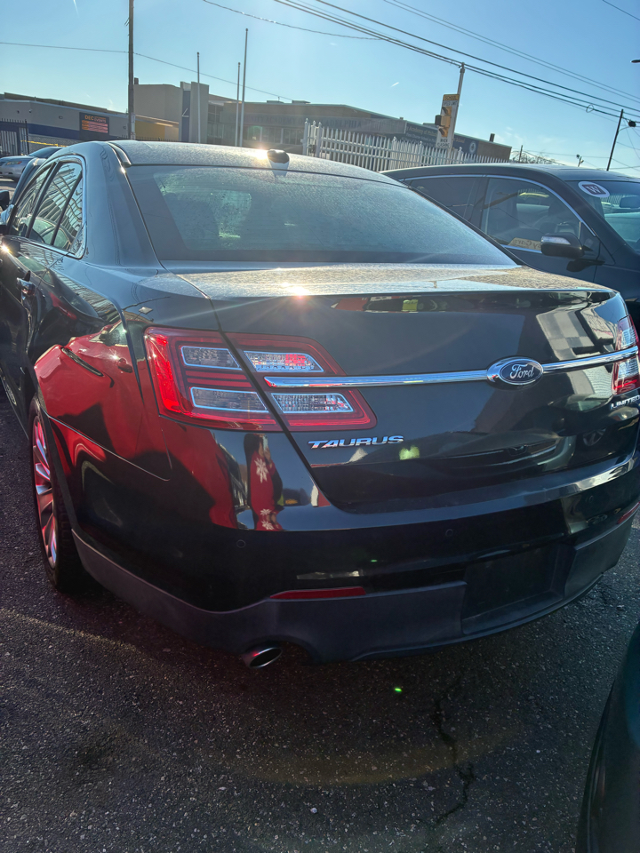 Ford Taurus Limited FWD 2015