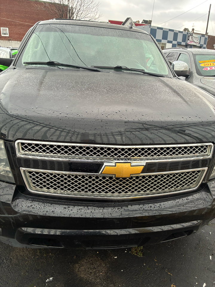 Chevrolet Suburban LT 1500 4WD 2014