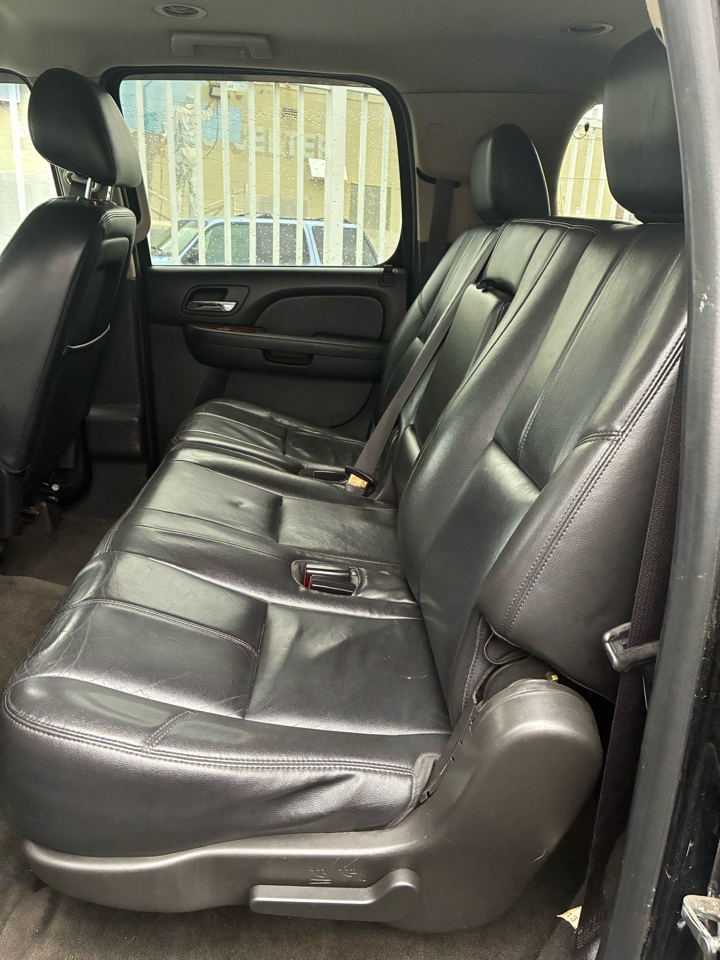 Chevrolet Suburban LT 1500 4WD 2014