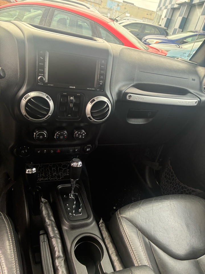 Jeep Wrangler Unlimited Sahara 4WD 2015