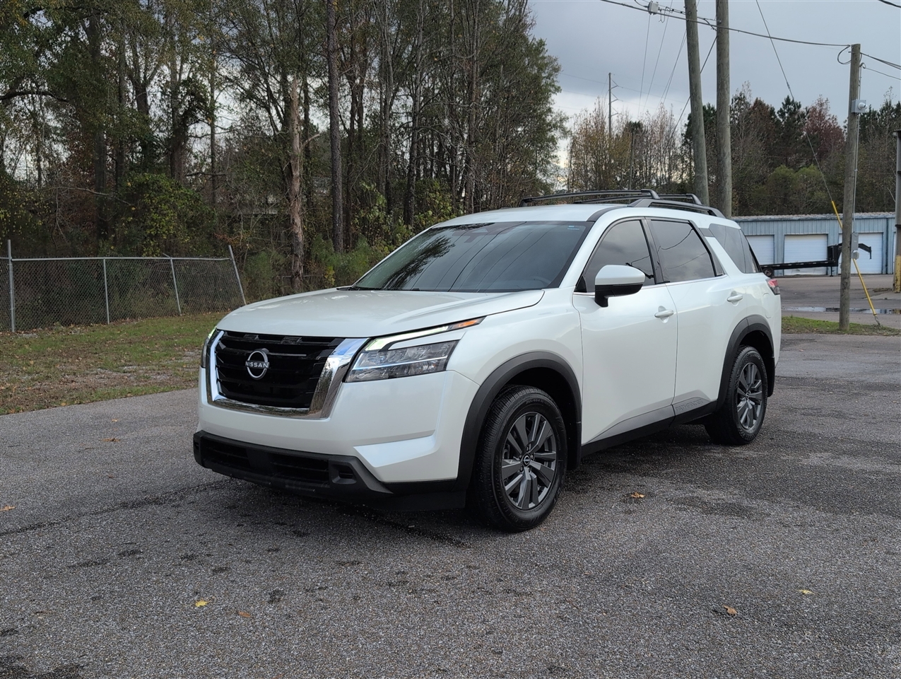 2022 Nissan Pathfinder SV