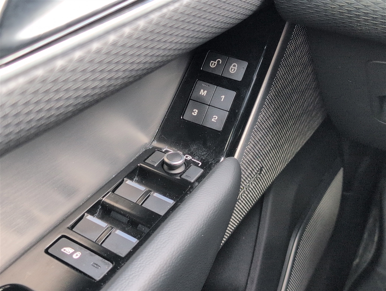 Land Rover Range Rover Velar  2018