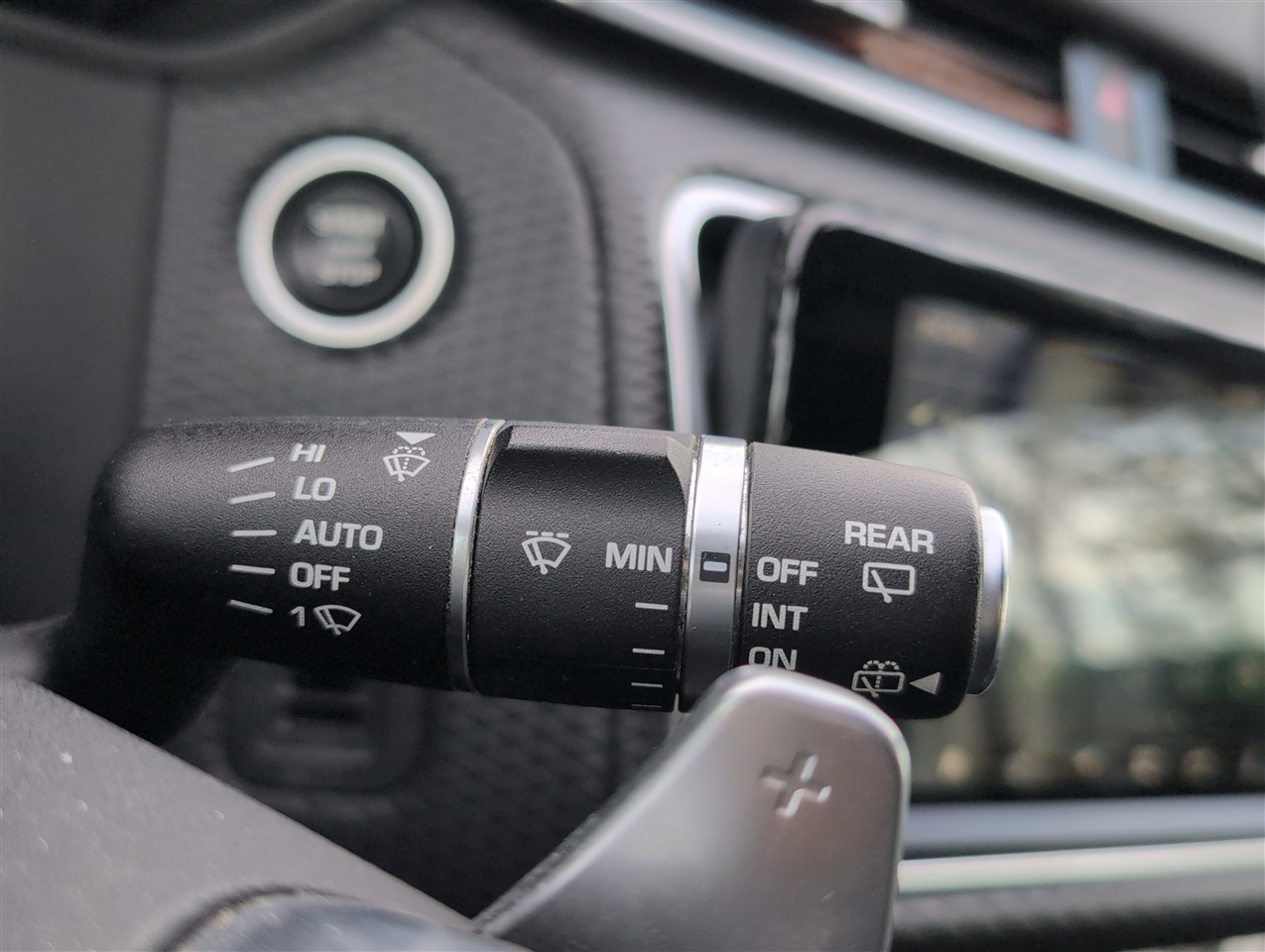 Land Rover Range Rover Velar  2018