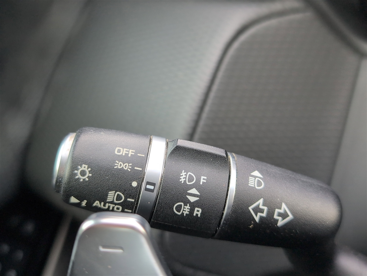 Land Rover Range Rover Velar  2018