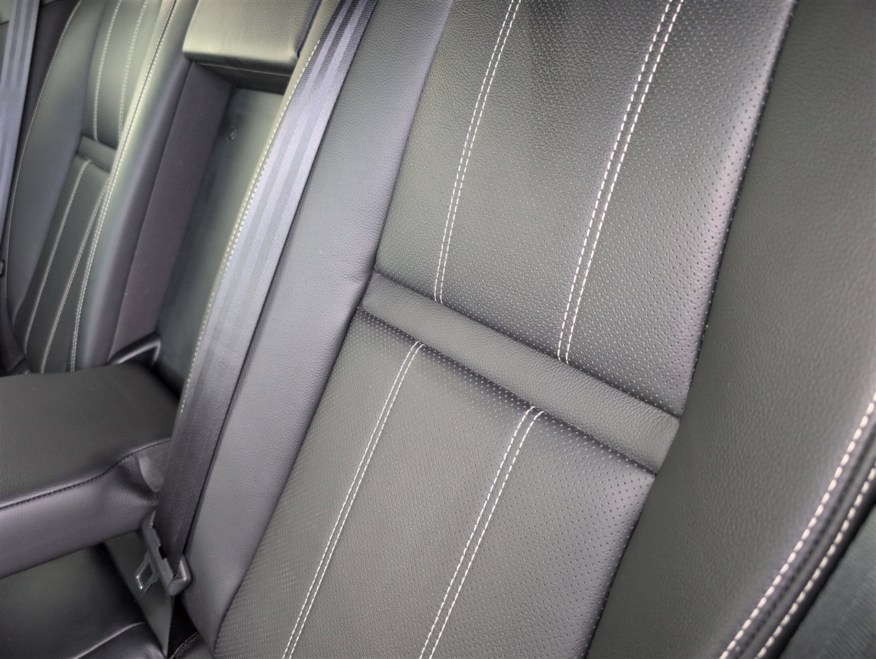 Land Rover Range Rover Velar  2018