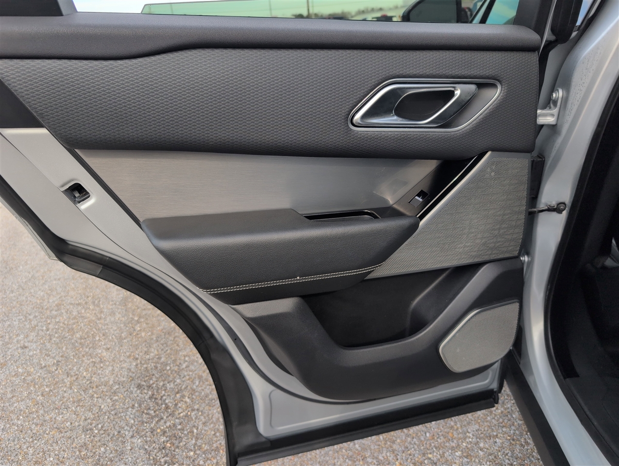 Land Rover Range Rover Velar  2018