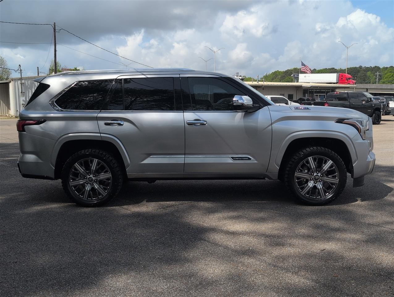 Toyota Sequoia  2023