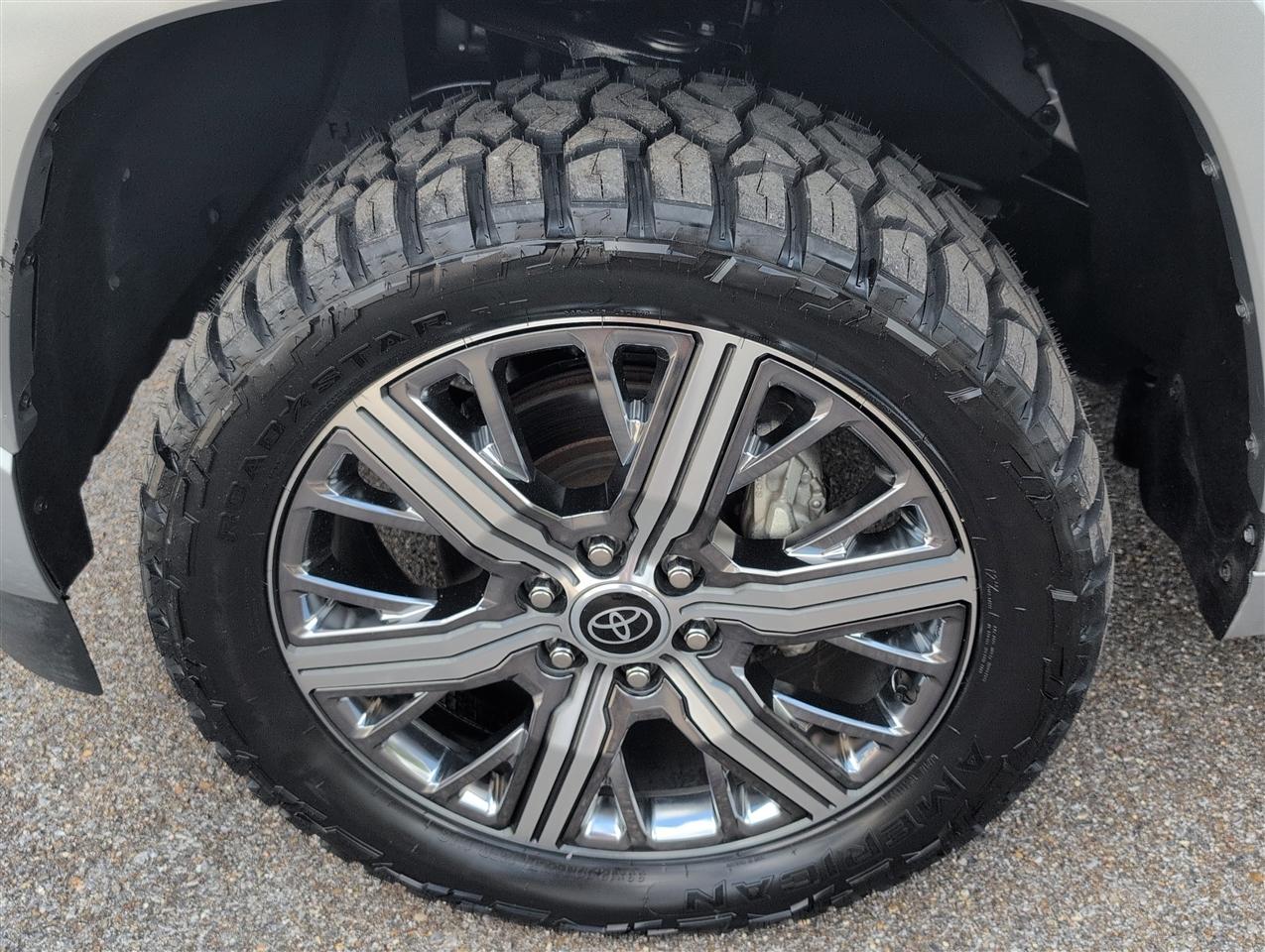 Toyota Sequoia  2023