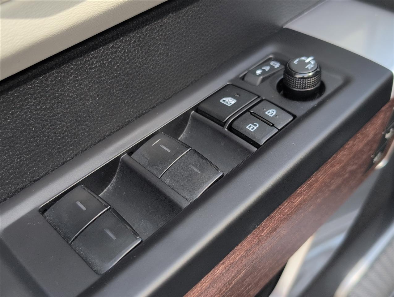 Toyota Sequoia  2023